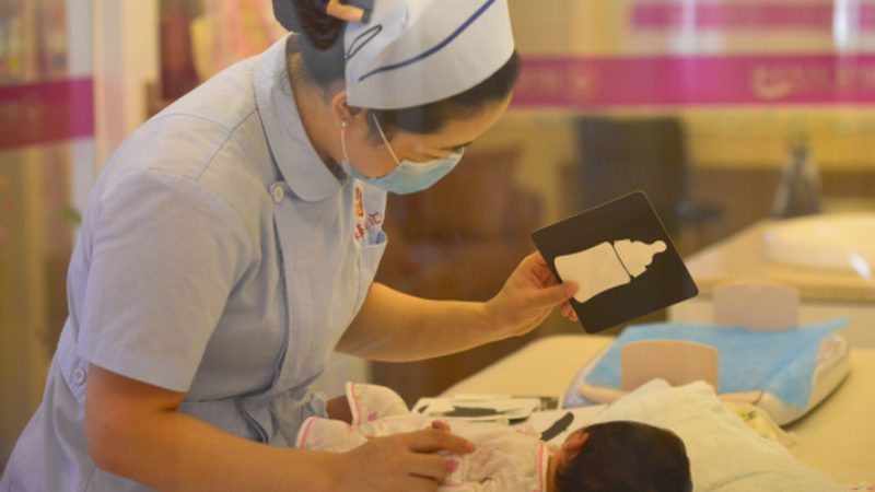母婴护理师培训：掌握科学护理，守护宝宝健康